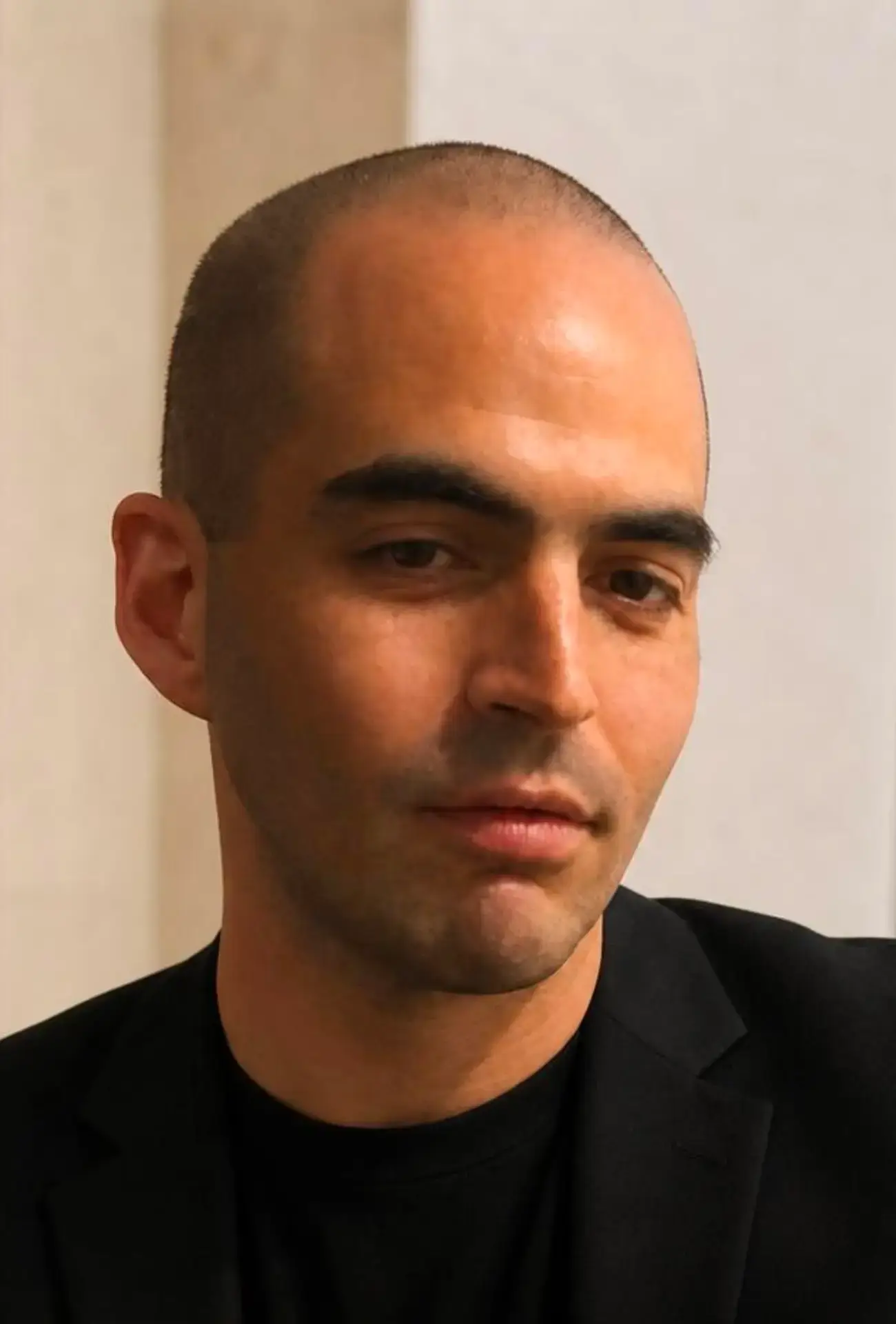 Close-up portrait of Ron Diskin, investor and trader in global stock markets