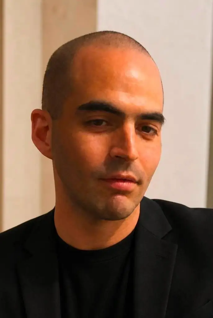 Ron Diskin, investor and trader in global stock markets, in a formal portrait